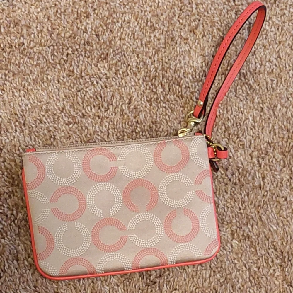 COACH Ashley Dot Op Art Small Wristlet